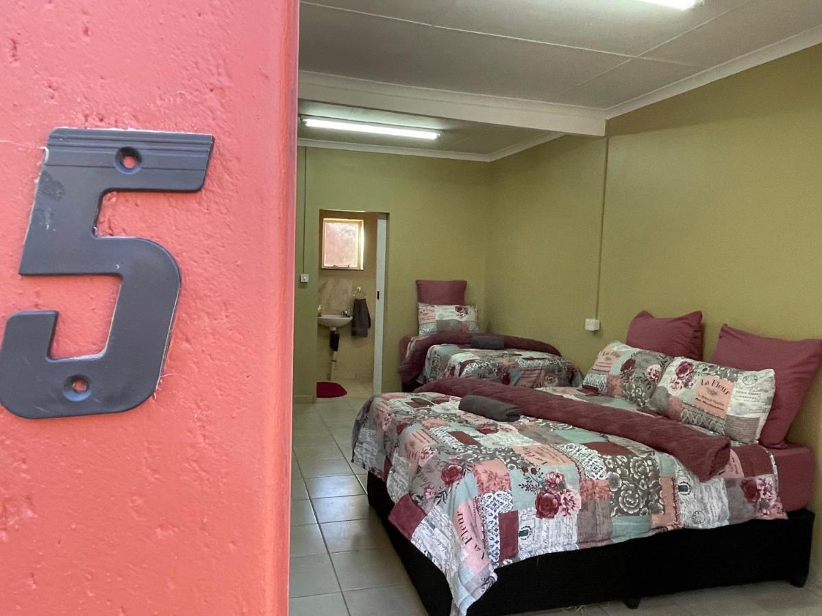 4 On Sirius Hotel Polokwane Bagian luar foto