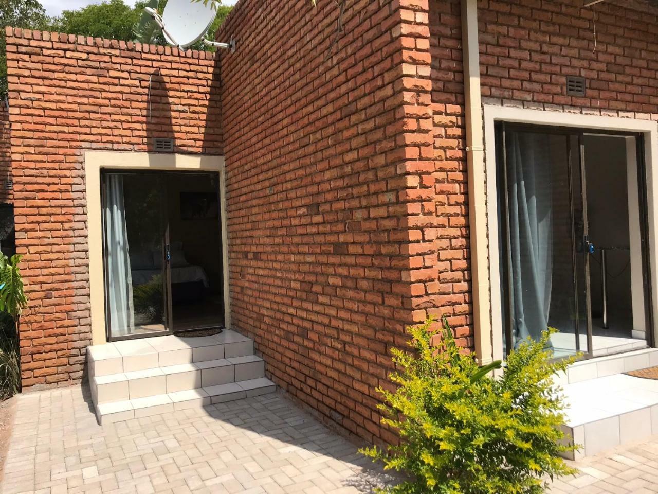 4 On Sirius Hotel Polokwane Bagian luar foto