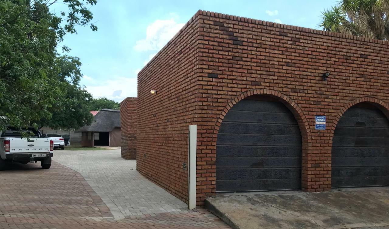 4 On Sirius Hotel Polokwane Bagian luar foto
