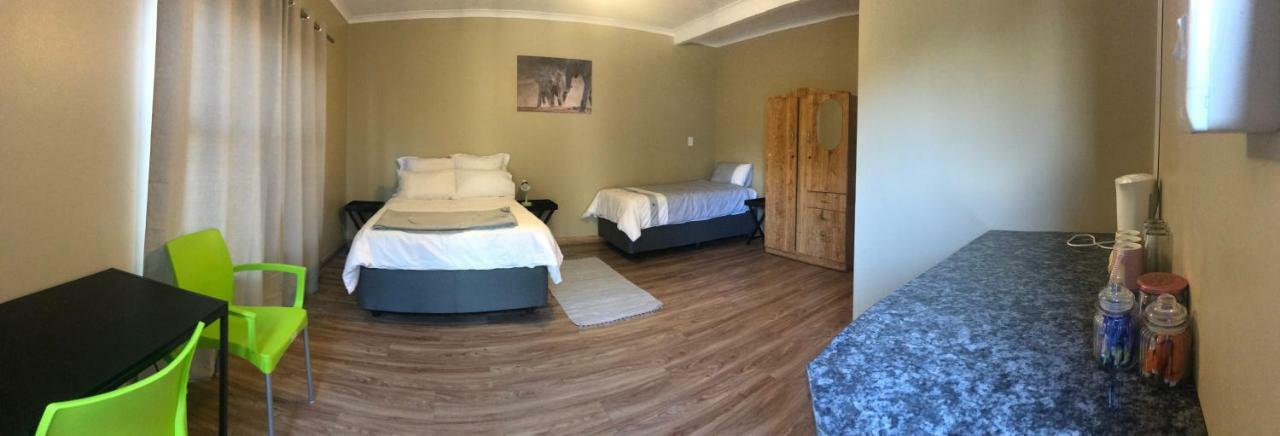 4 On Sirius Hotel Polokwane Bagian luar foto