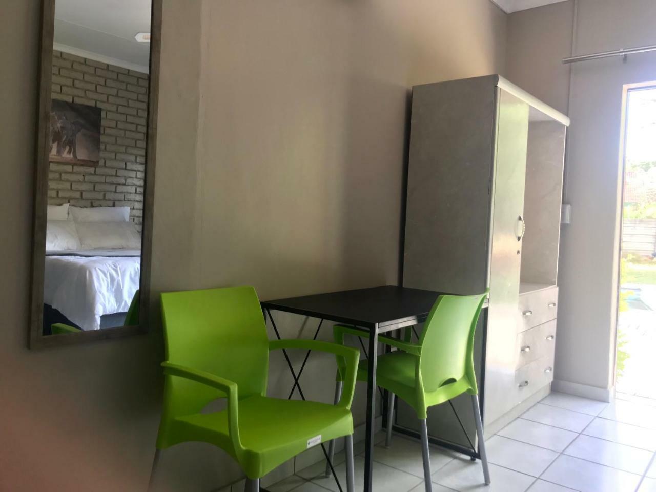 4 On Sirius Hotel Polokwane Bagian luar foto