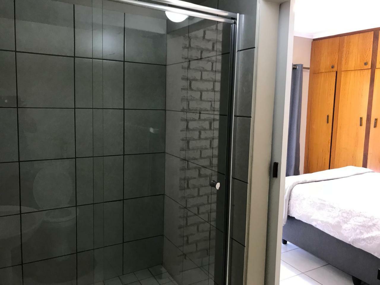 4 On Sirius Hotel Polokwane Bagian luar foto