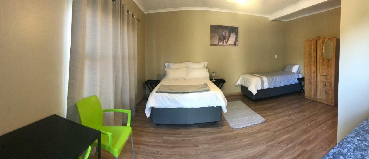 4 On Sirius Hotel Polokwane Bagian luar foto